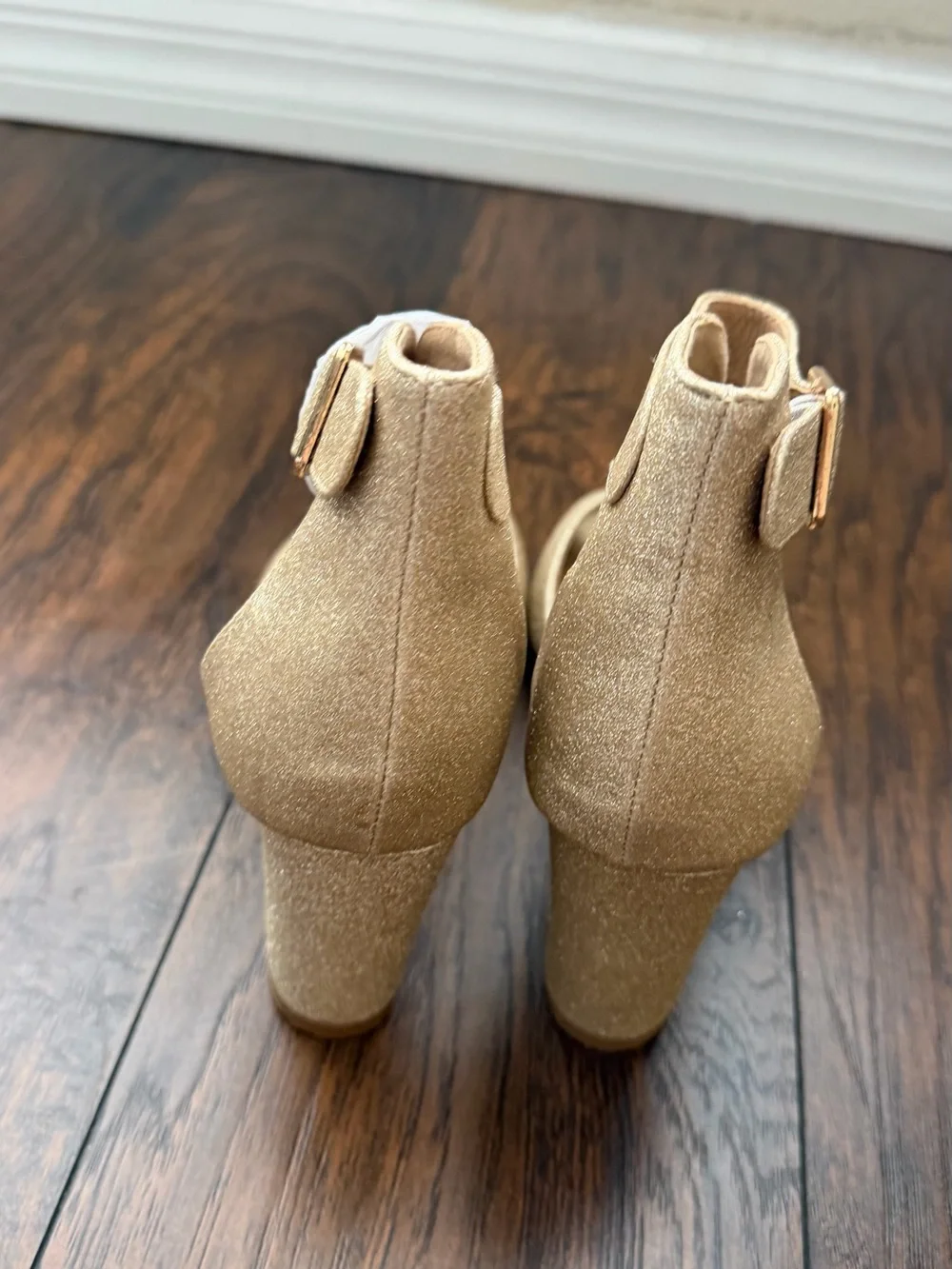 DIDIFU Gold Glitter Chunky Heel Size 7.5 Sparkle